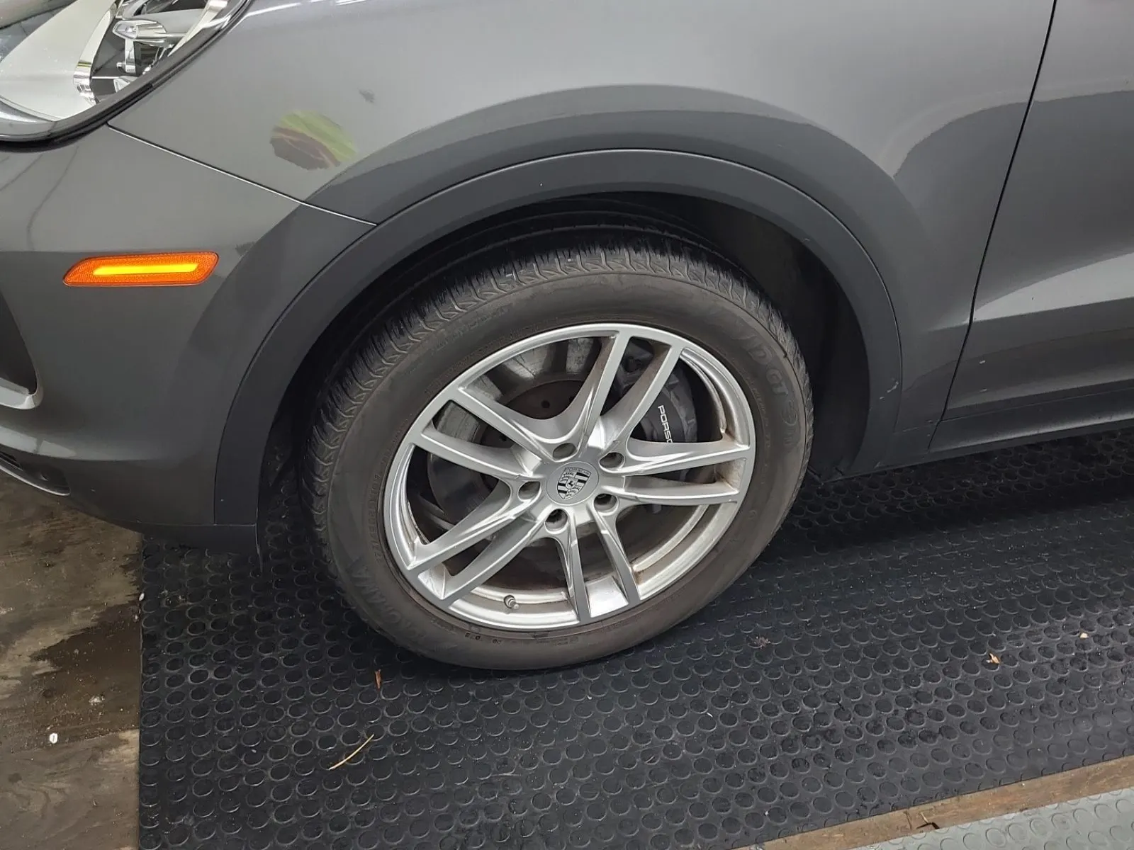 Front driver wheel/tire photo