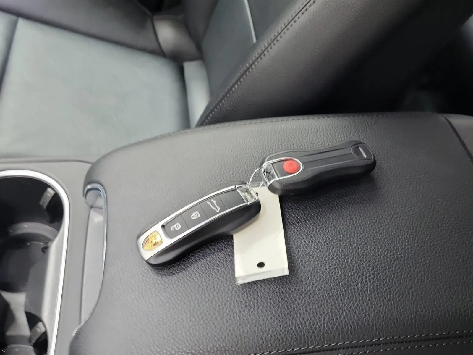 Keys/Fobs/Manual Photo