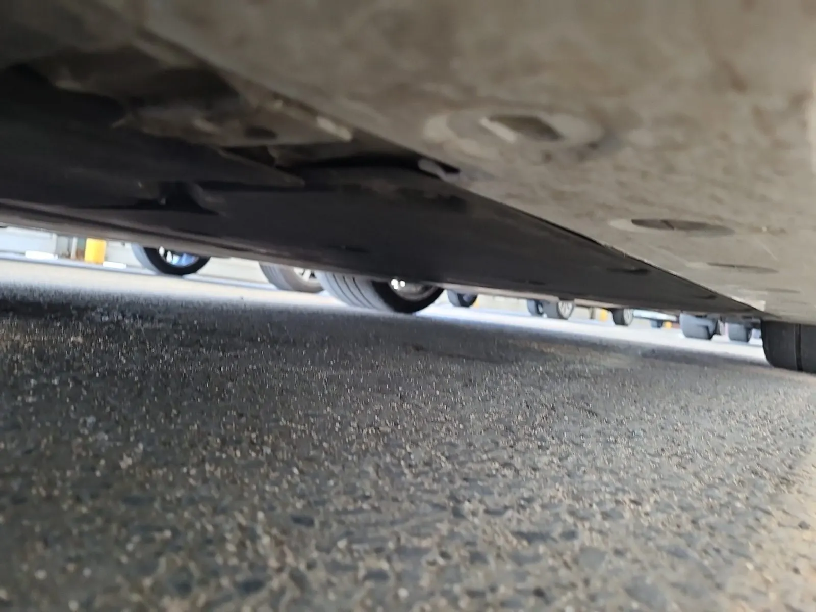 Undercarriage - Driver Photo