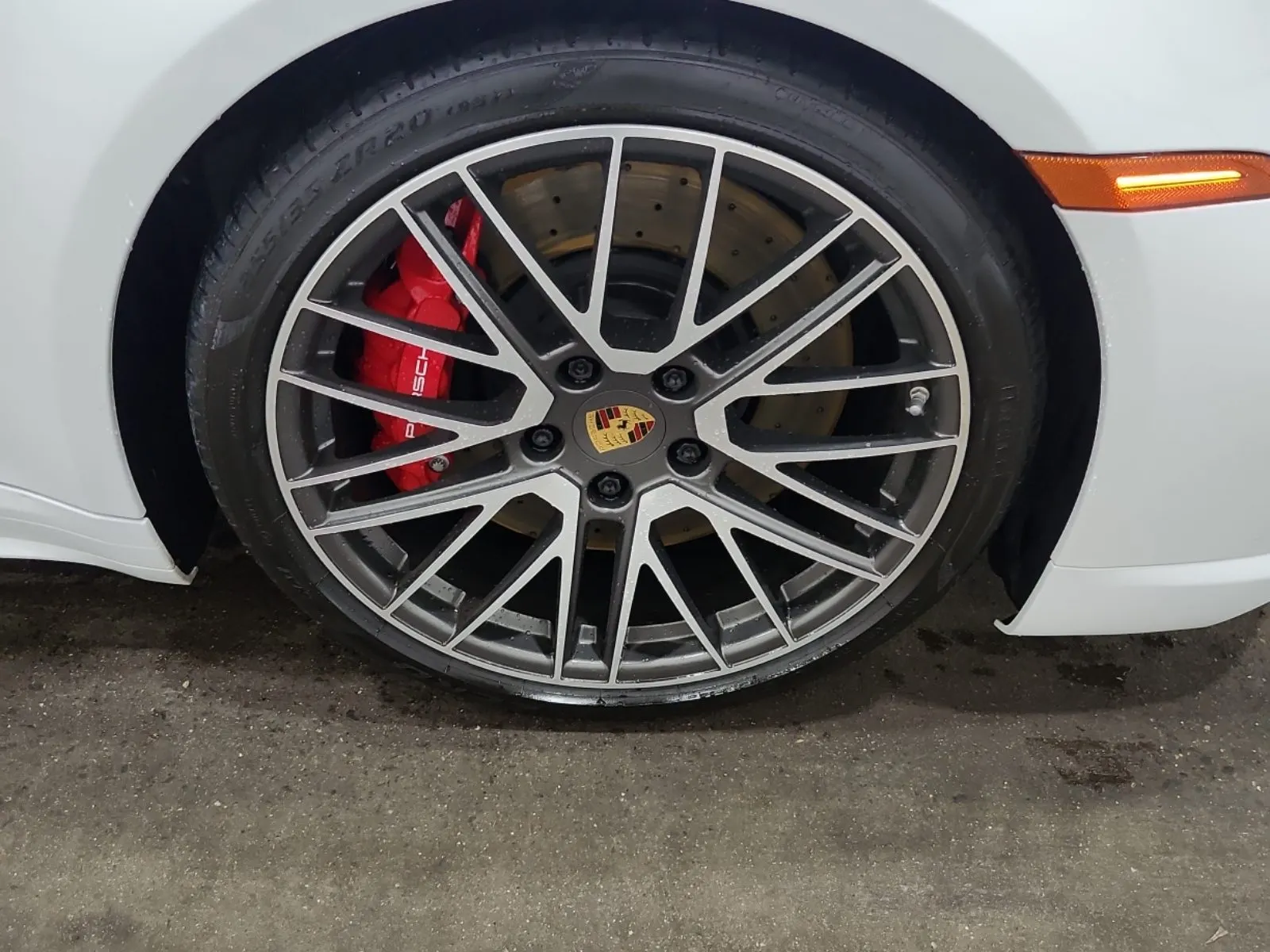 Right Front Wheel/Tire Photo