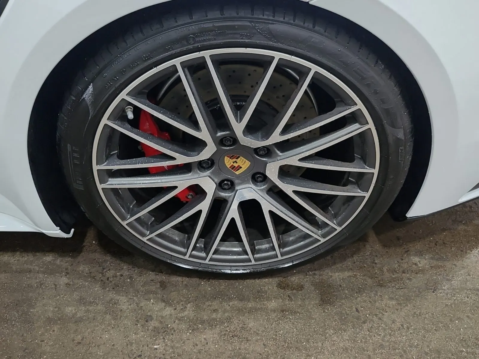 Left Rear Wheel/Tire Photo