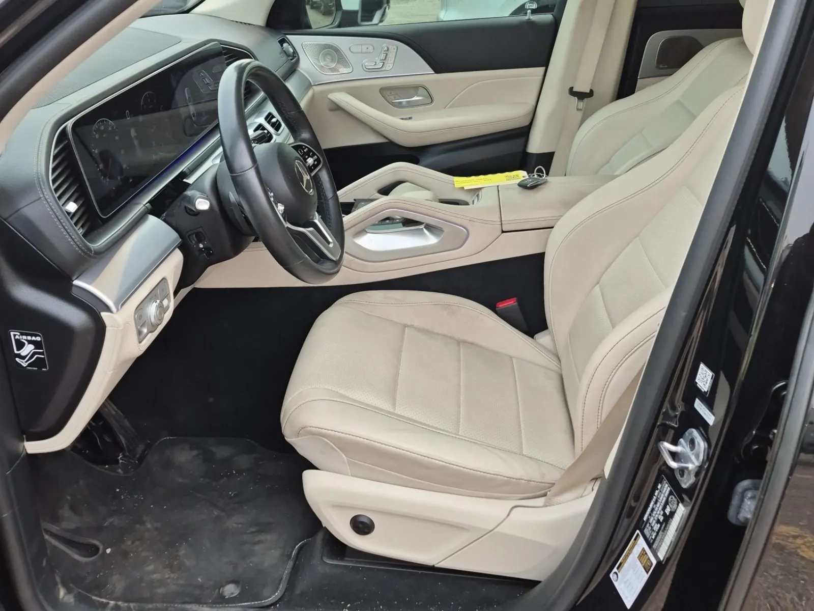 Front Interior Photo