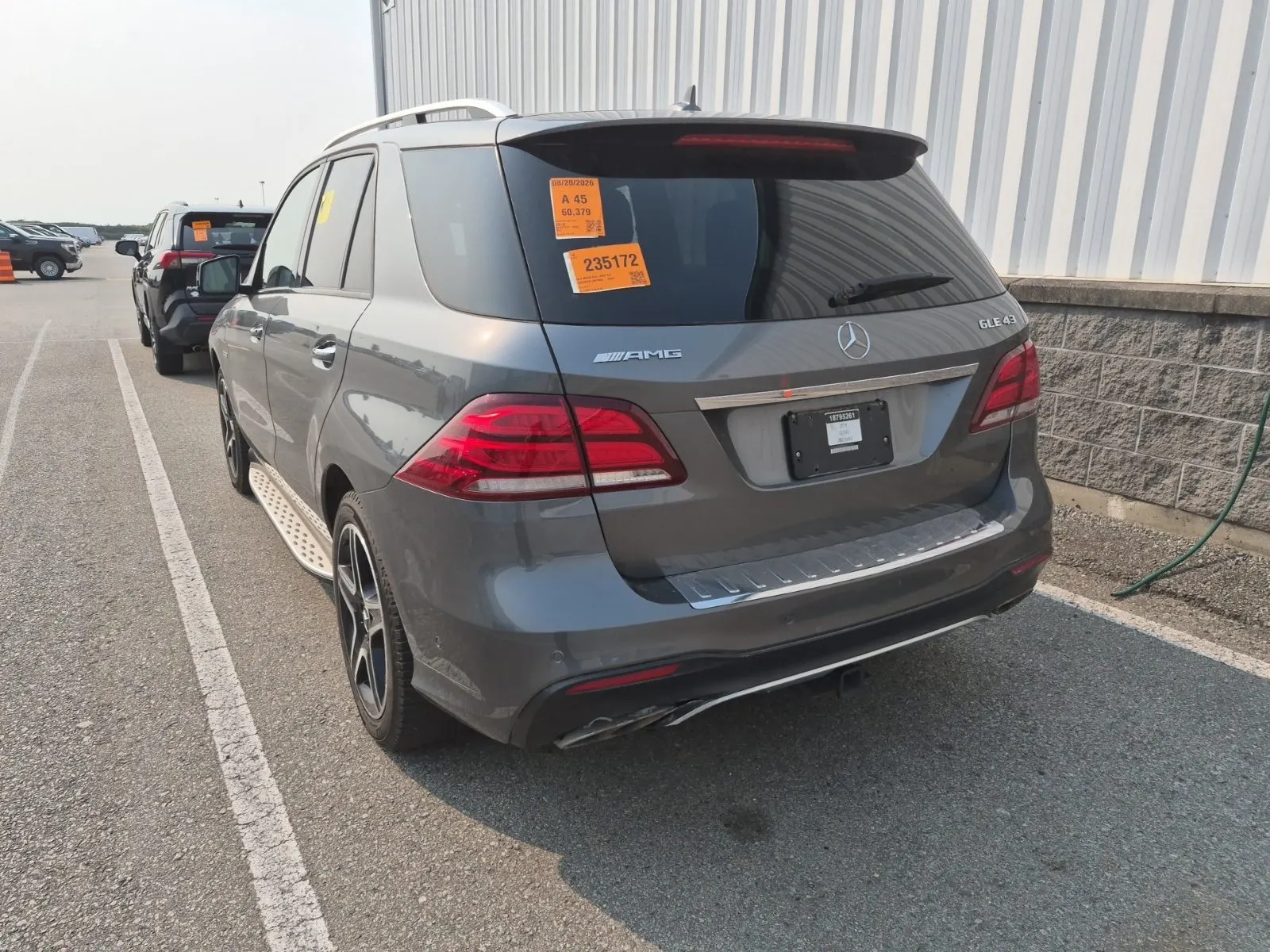 Driver Rear 3/4 Photo