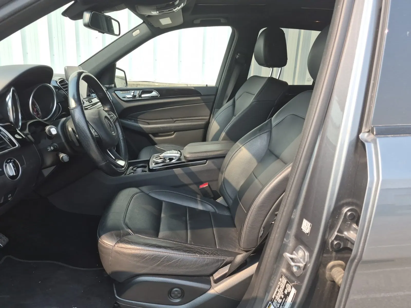 Front Interior Photo
