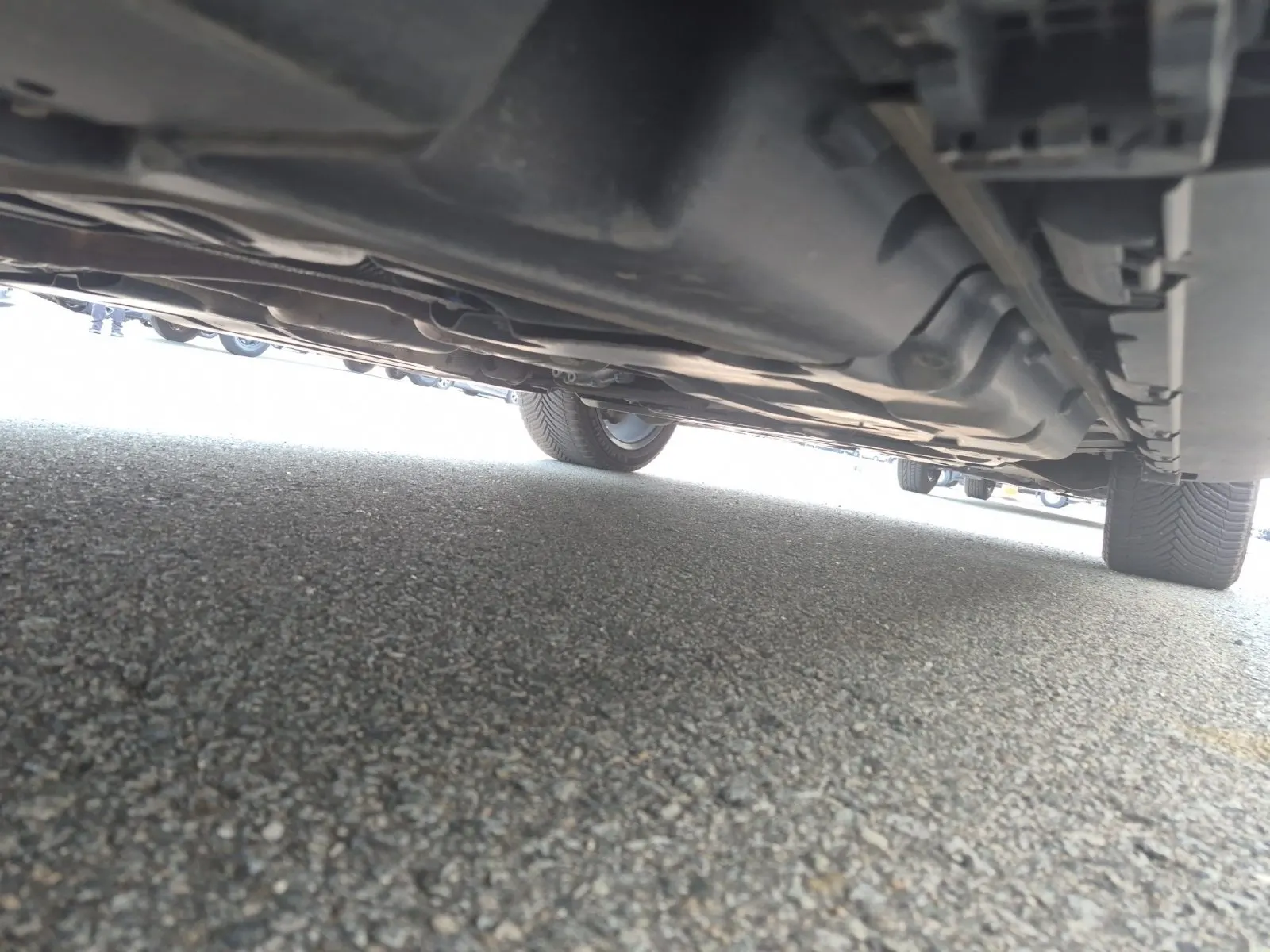 Undercarriage - Passenger Photo