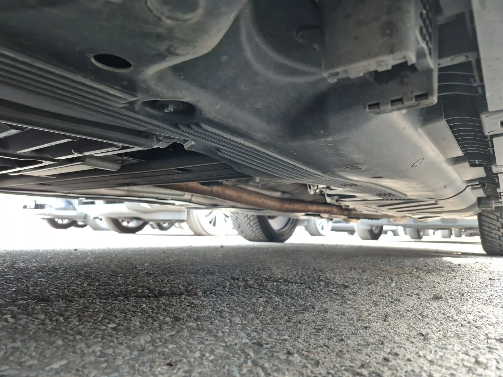 Undercarriage - Driver Photo
