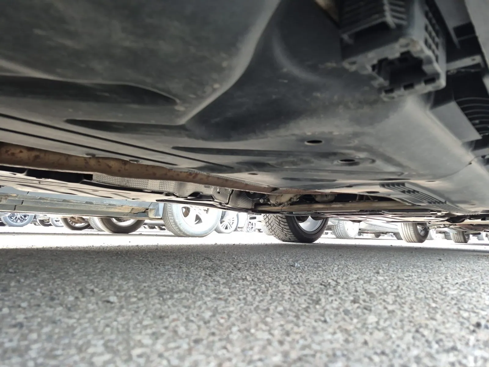 Undercarriage - Passenger Photo