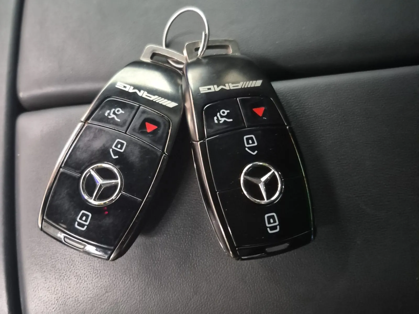 Keys/Fobs/Manual Photo