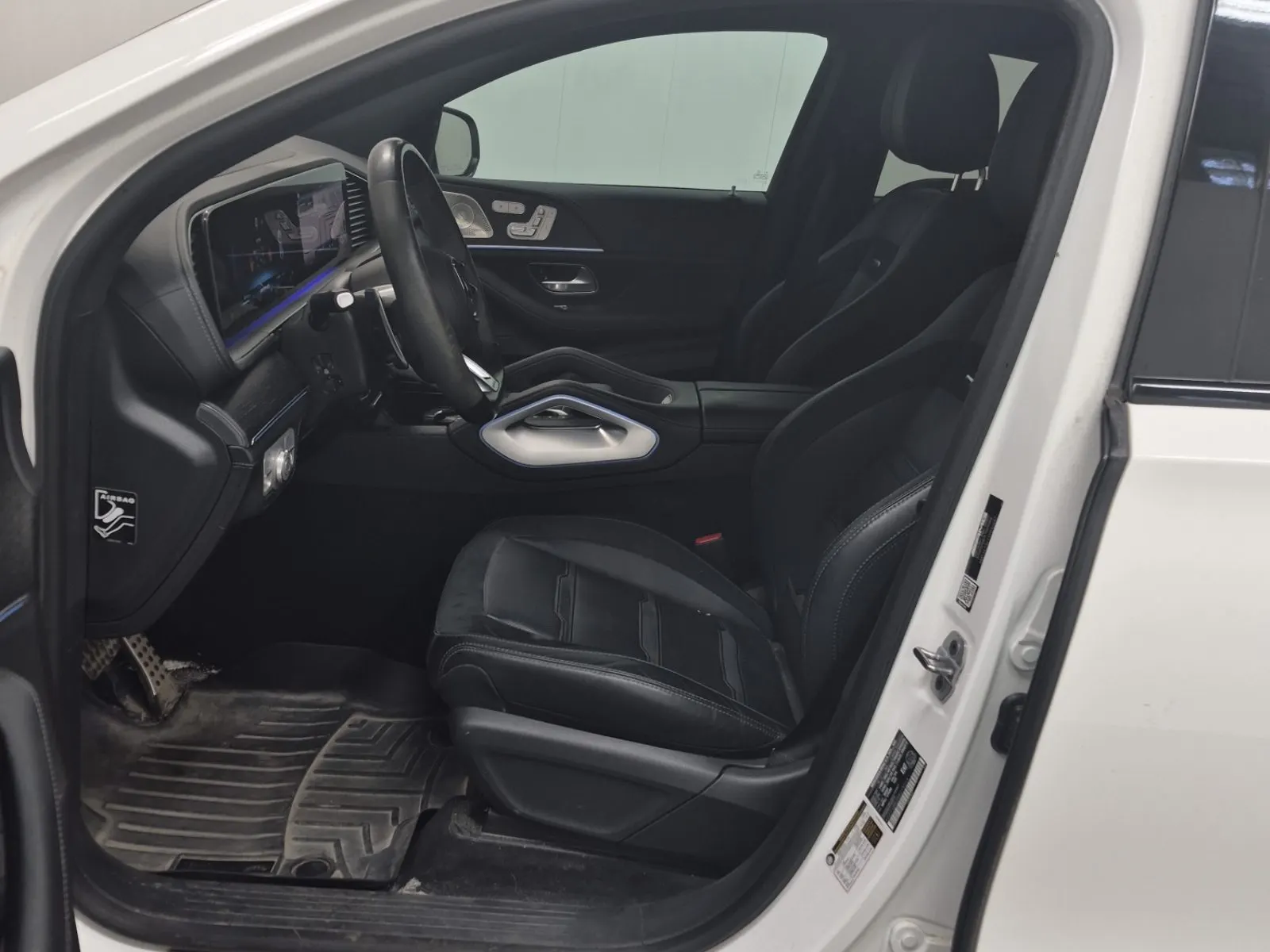 Front Interior Photo