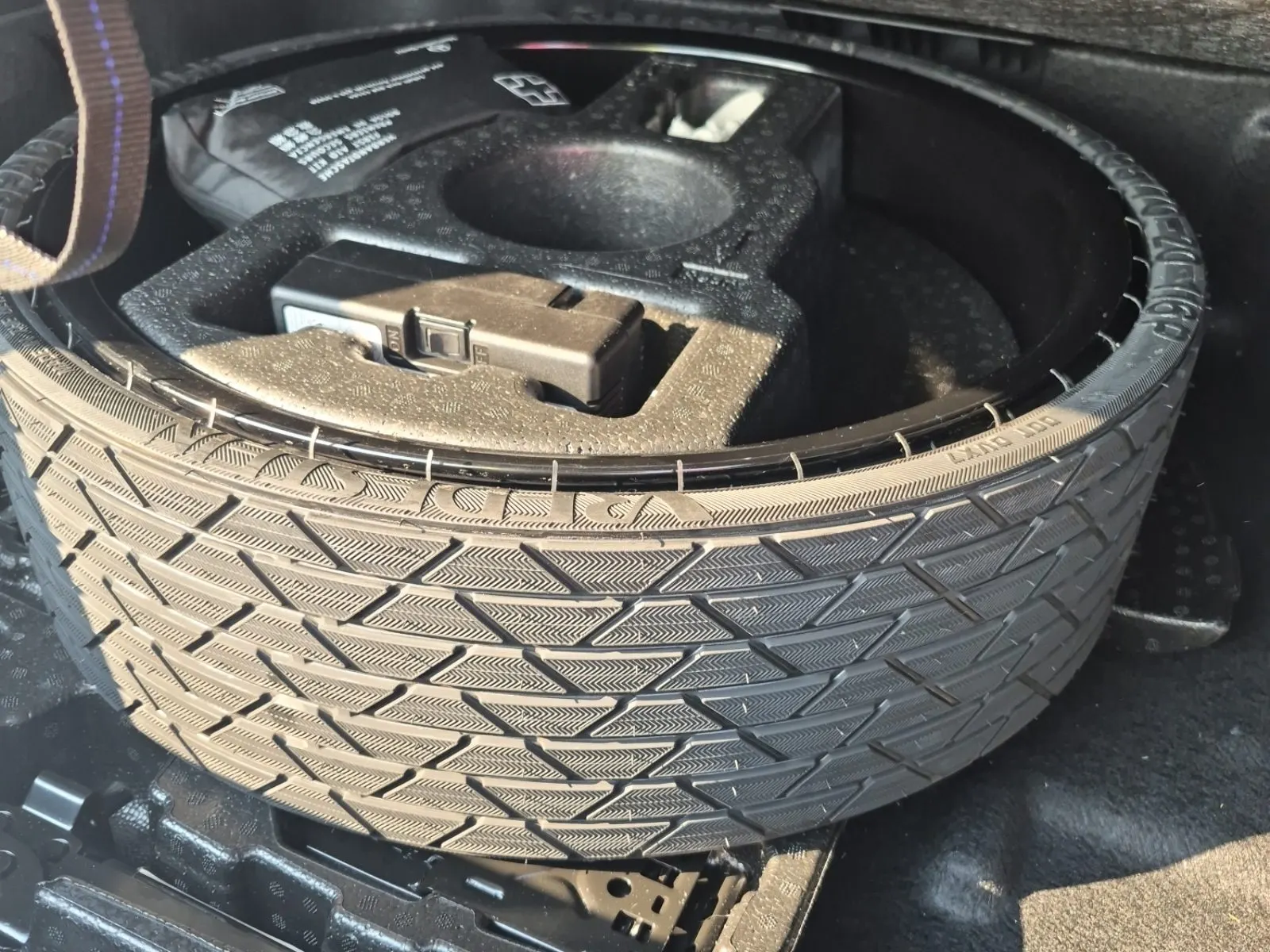 Spare Tire & Wheel Photo