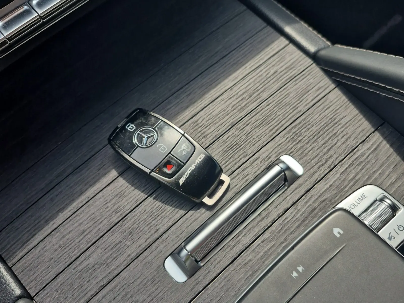 Keys/Fobs/Manual Photo