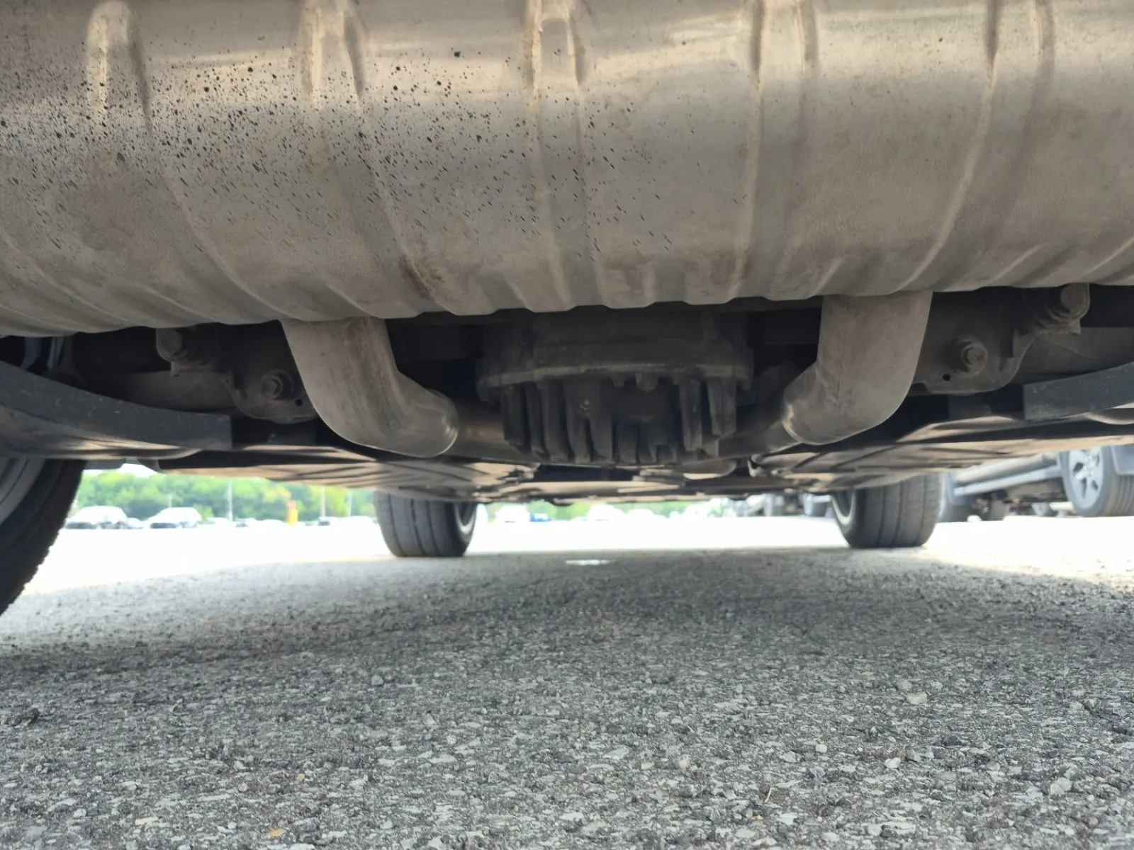 Undercarriage - Rear Photo