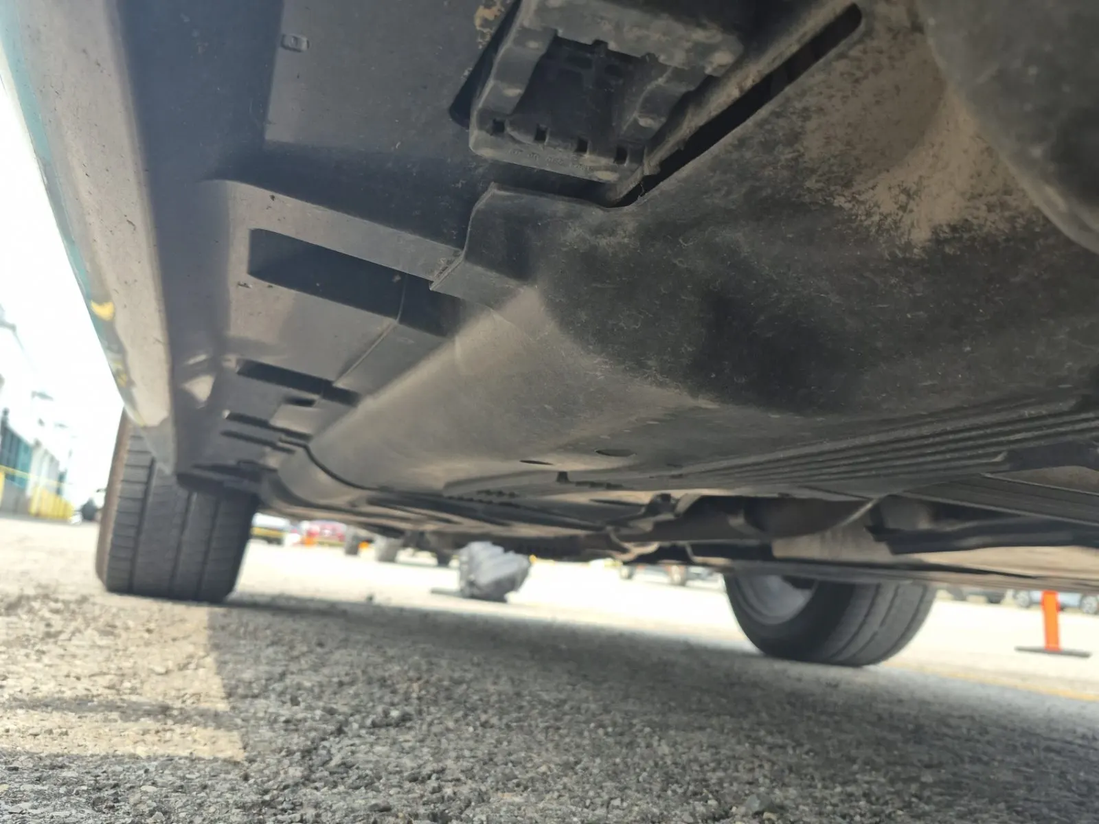 Undercarriage - Passenger Photo