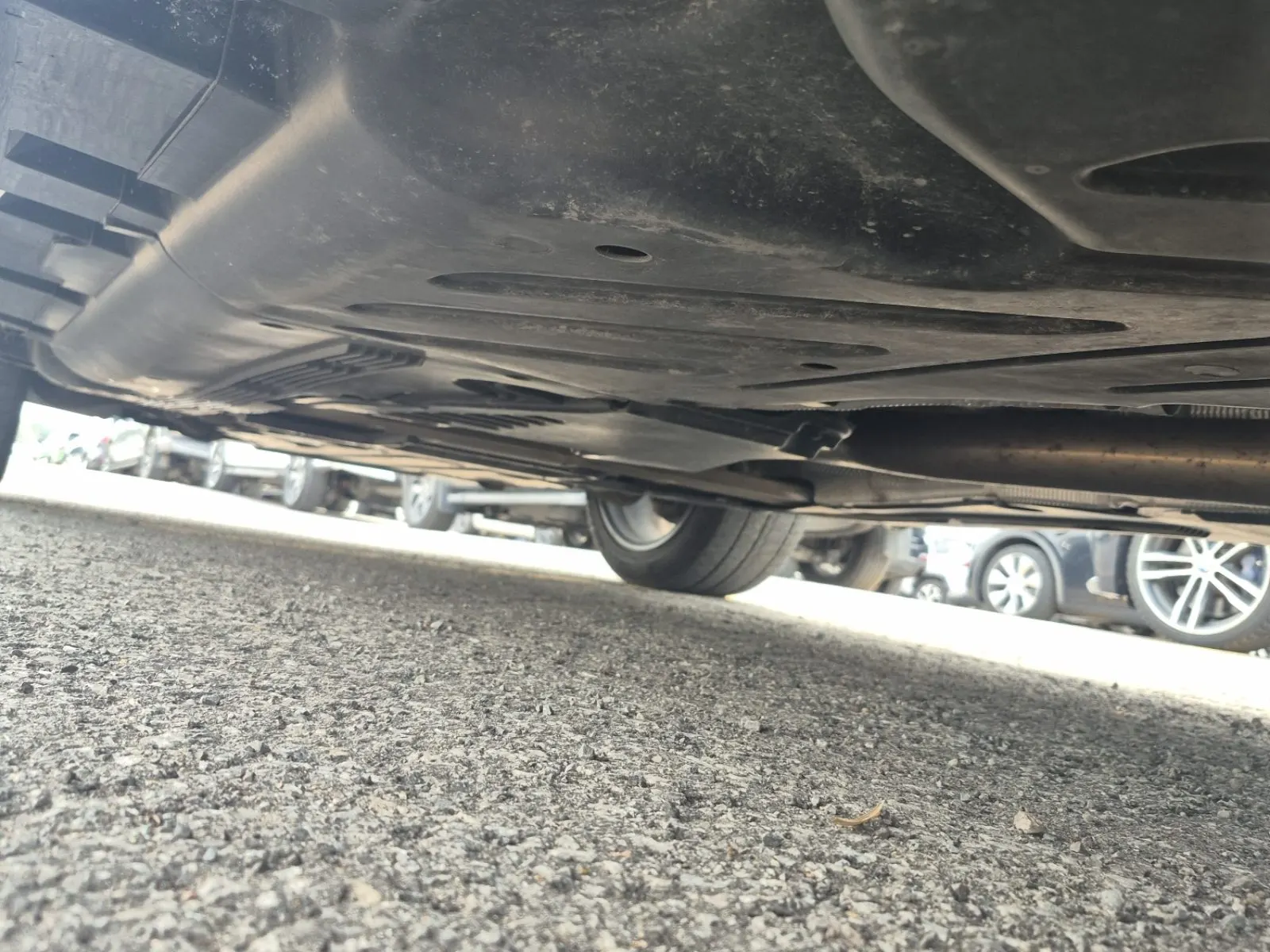 Undercarriage - Driver Photo