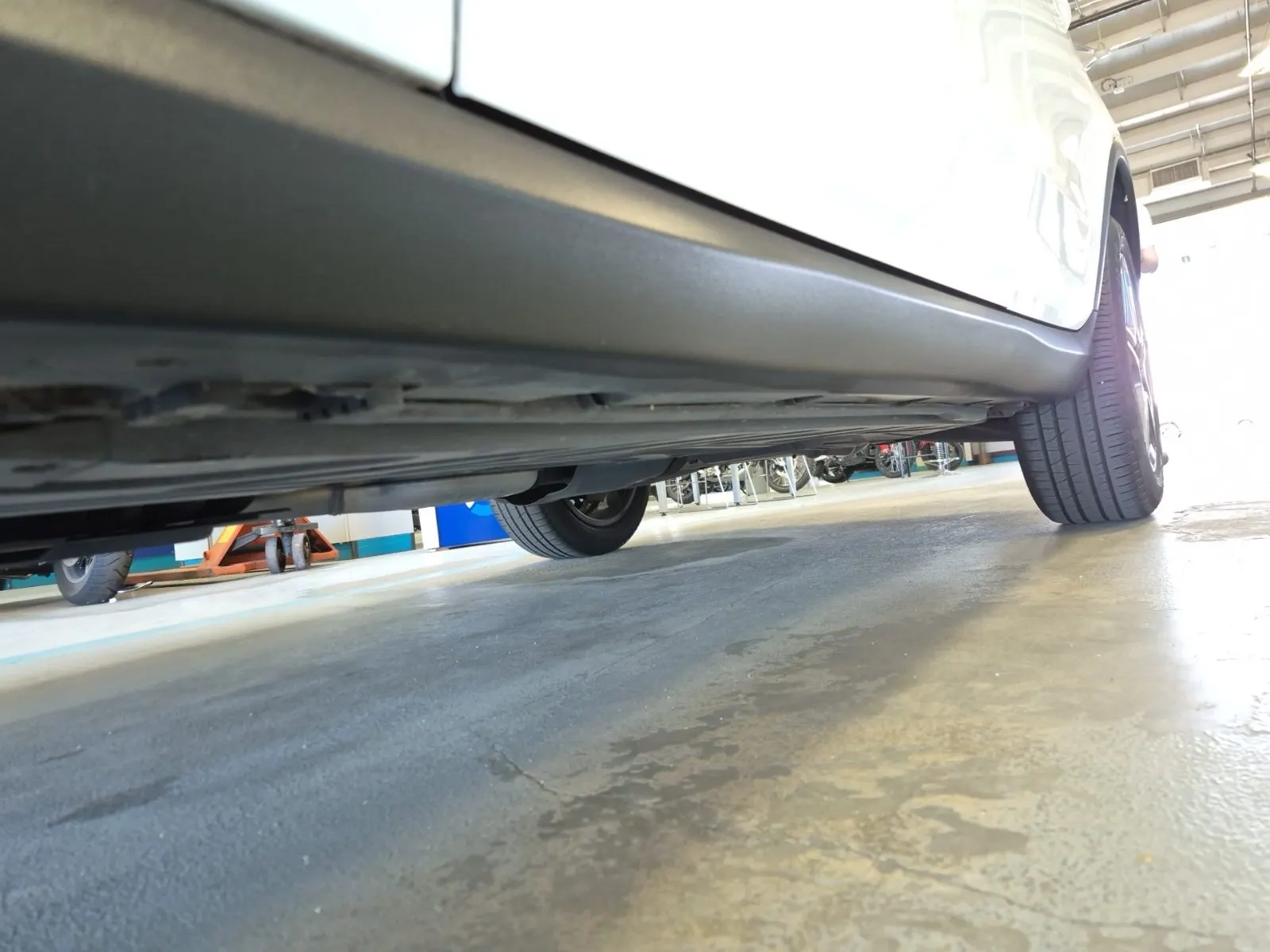 Undercarriage - Driver Photo