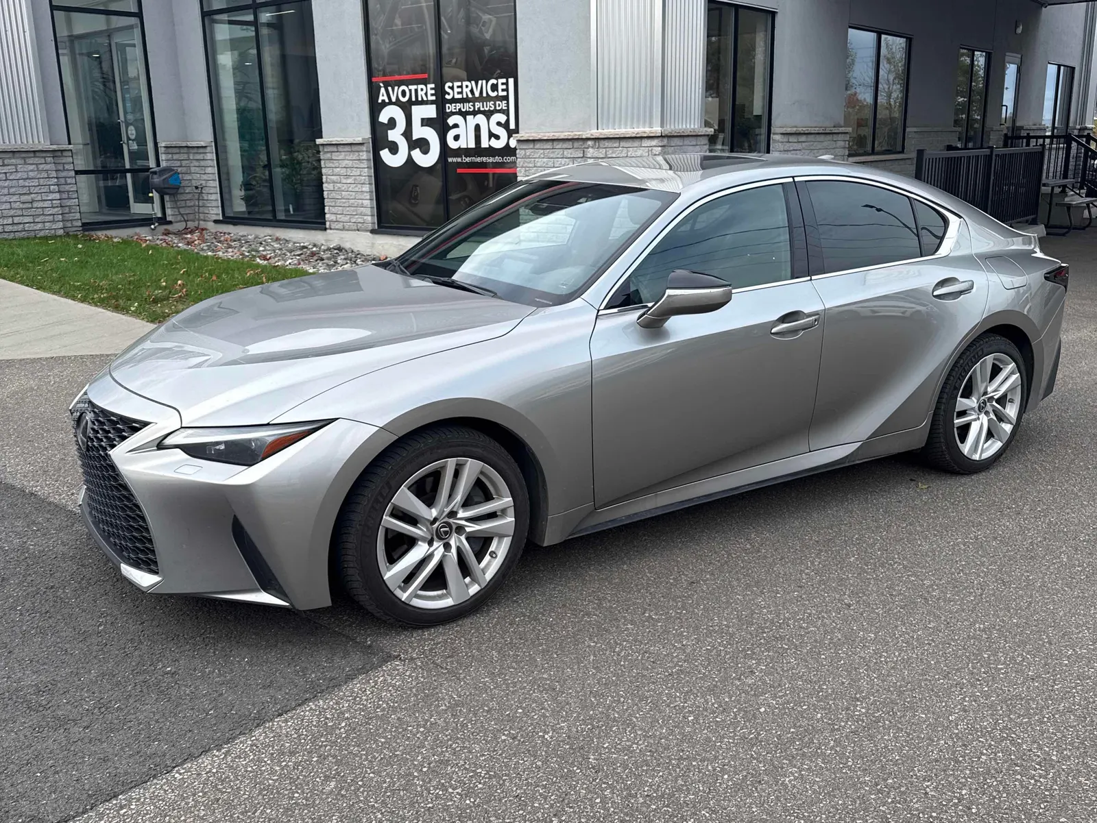 2022 Lexus IS