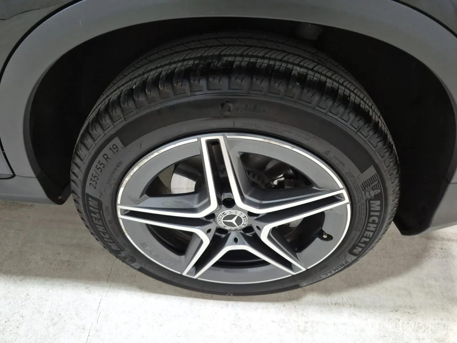 Left Rear Wheel/Tire Photo