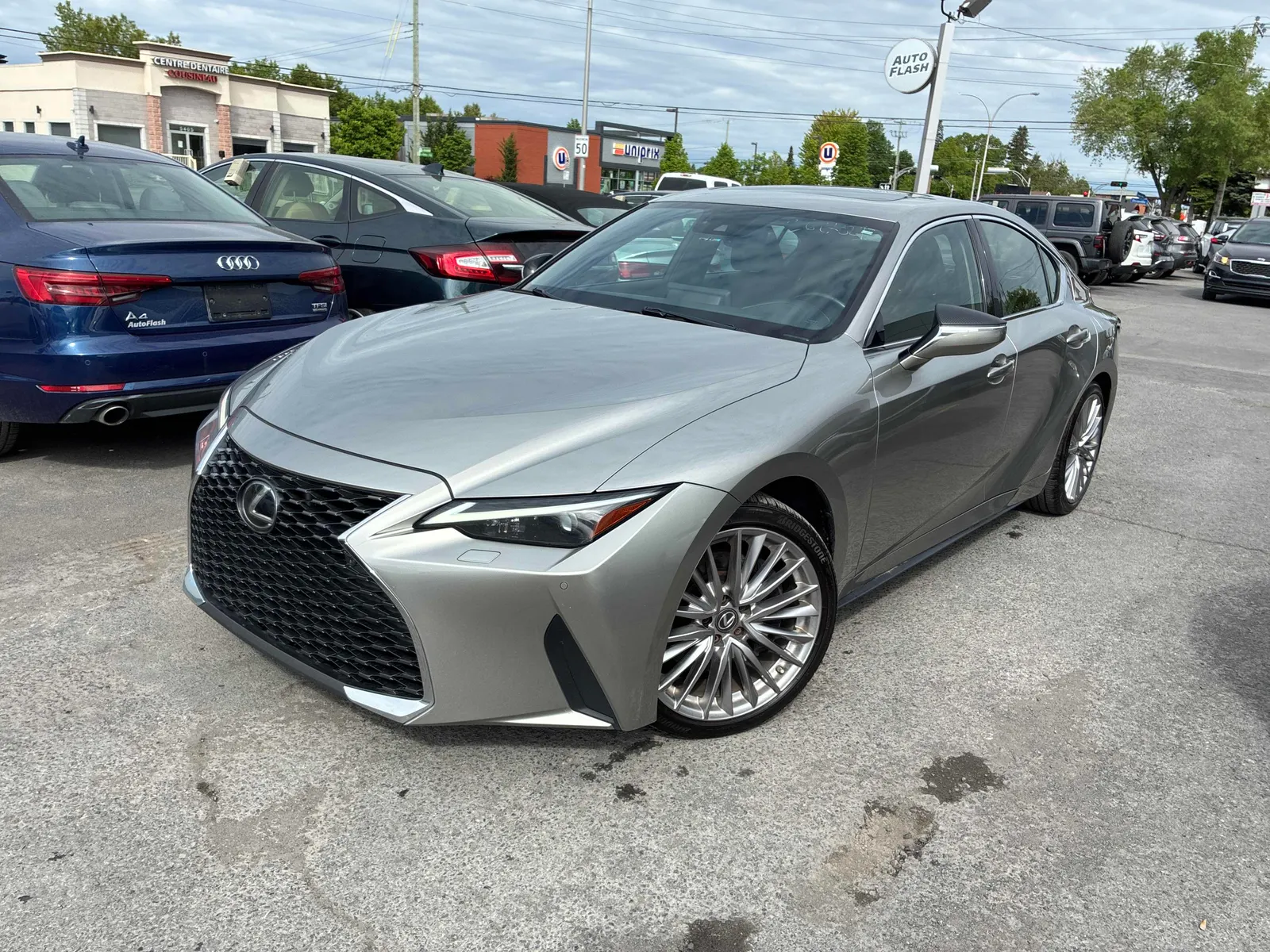 2021 Lexus IS