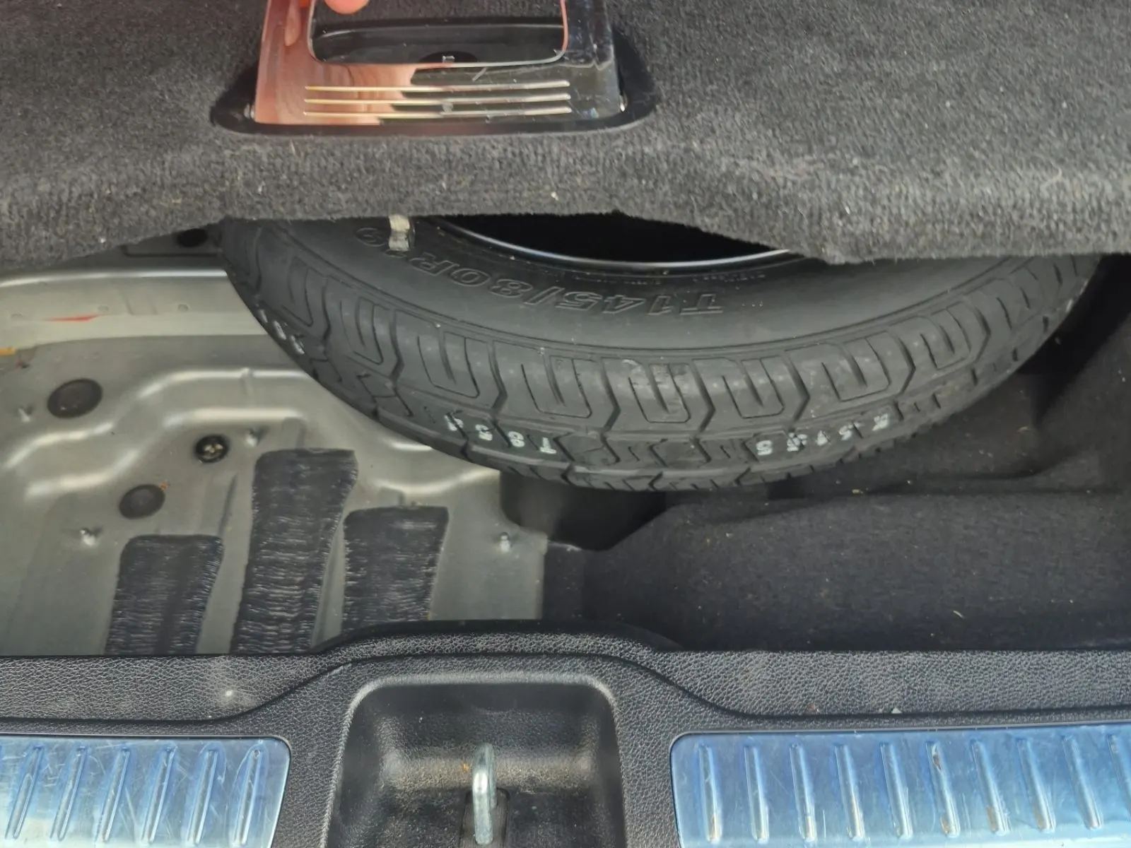Spare Tire & Wheel Photo