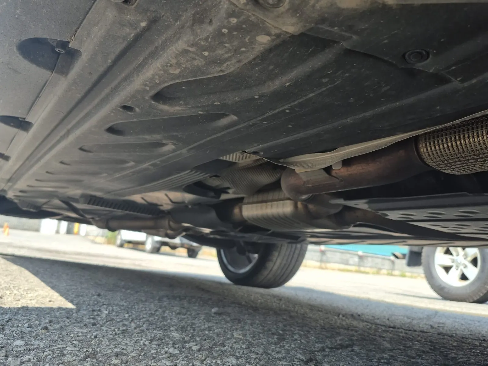 Undercarriage - Passenger Photo