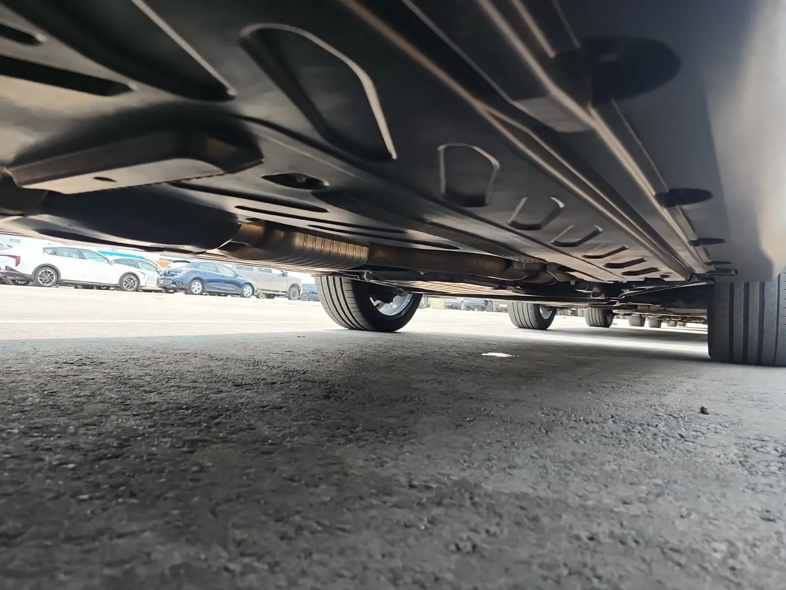 Undercarriage - Passenger Photo