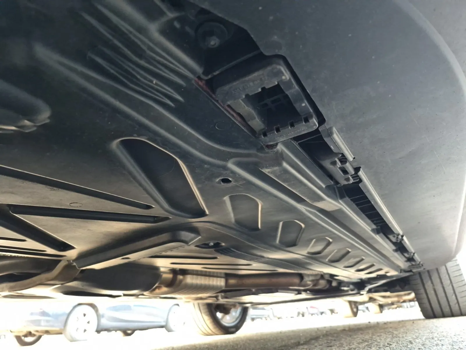 Undercarriage - Passenger Photo