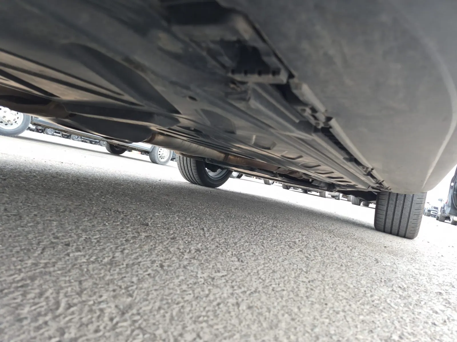 Undercarriage - Passenger Photo