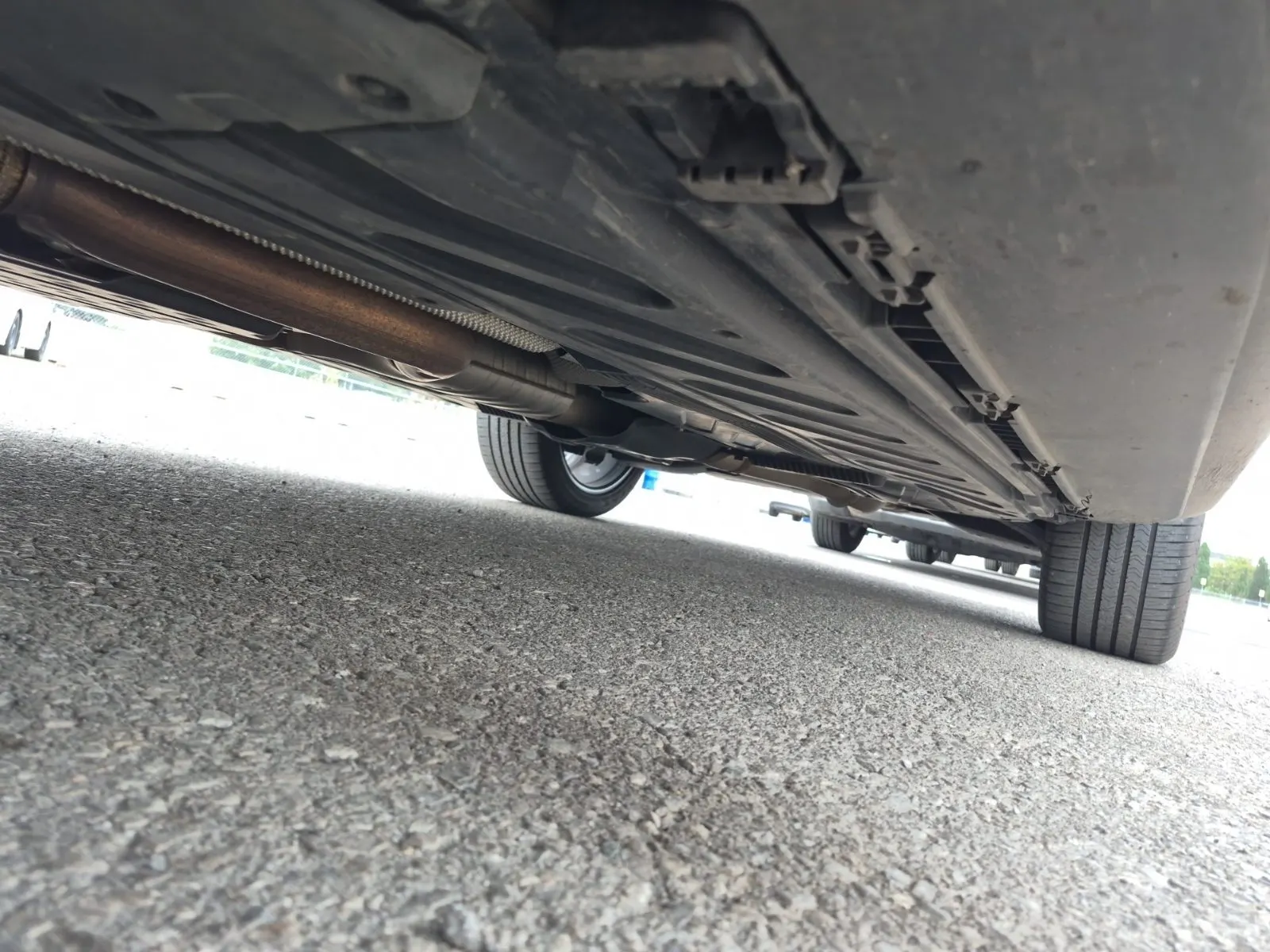 Undercarriage - Driver Photo
