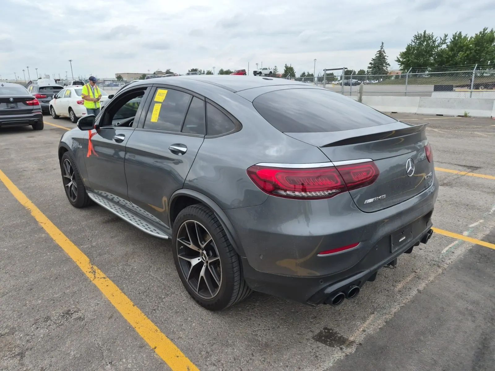 Driver Rear 3/4 Photo
