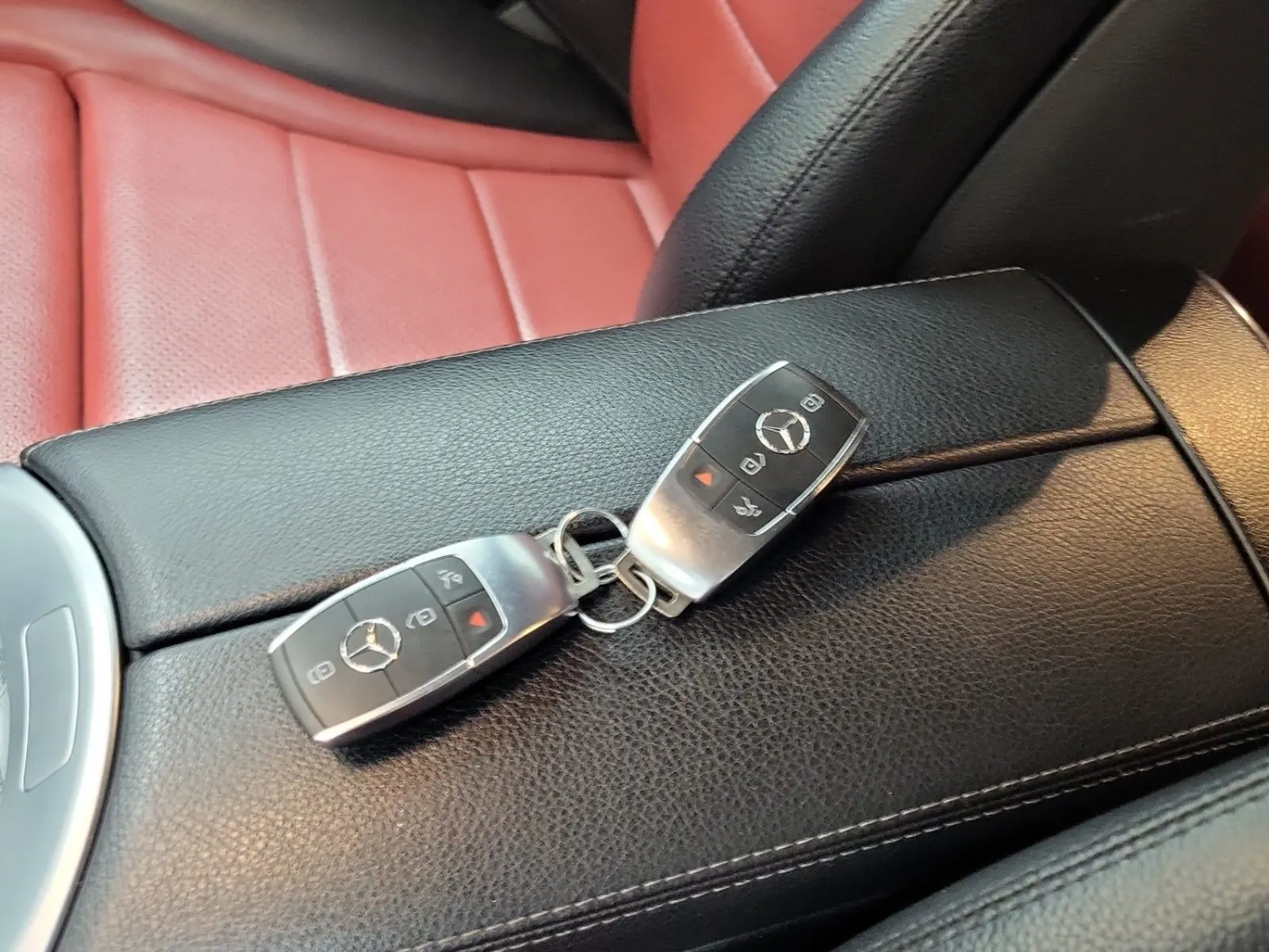 Keys/Fobs/Manual Photo