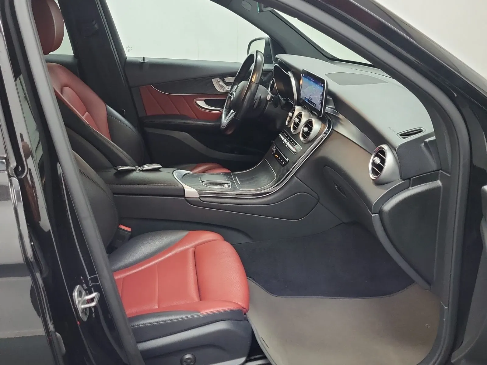 Right Side Interior Photo