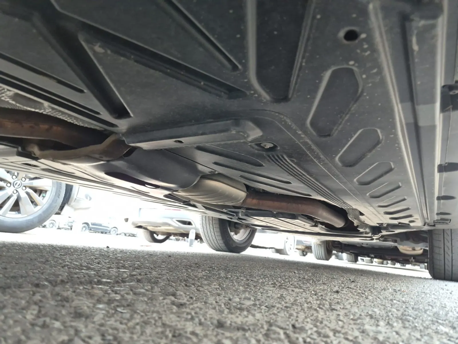 Undercarriage - Passenger Photo