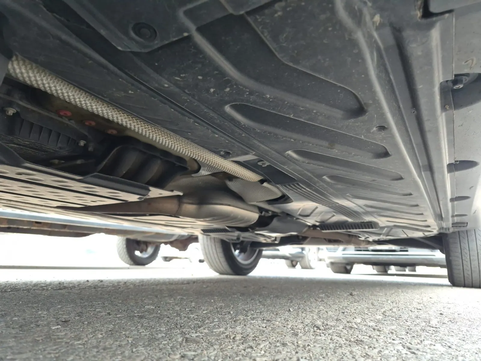 Undercarriage - Driver Photo