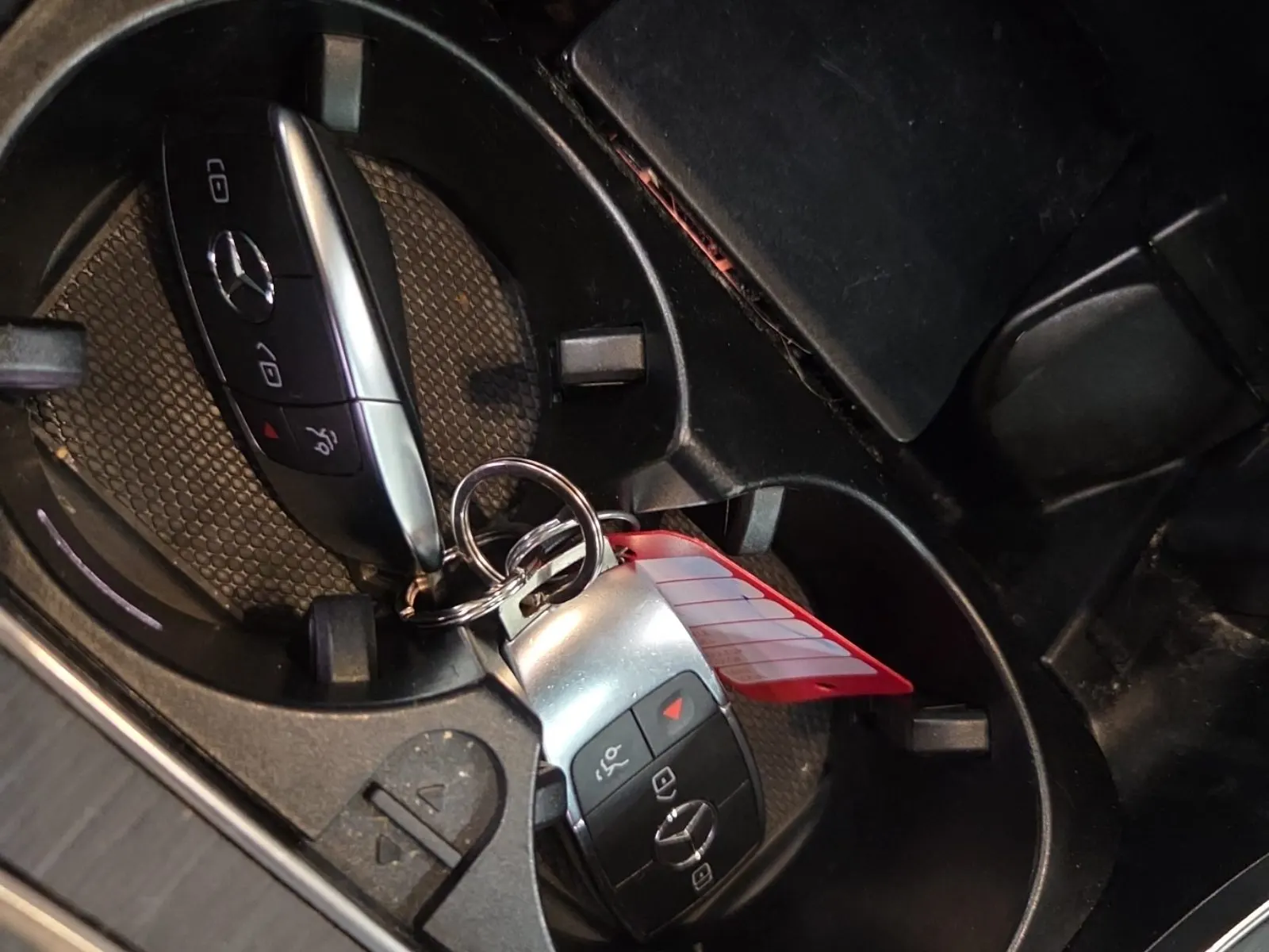 Keys/Fobs/Manual Photo
