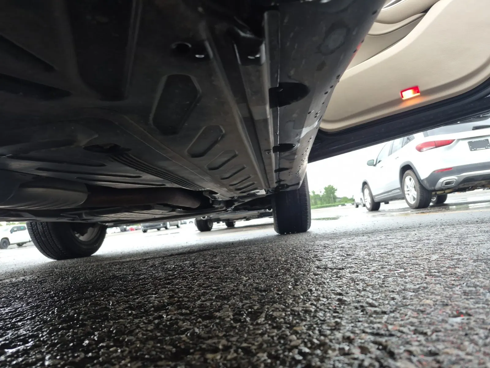 Undercarriage - Passenger Photo