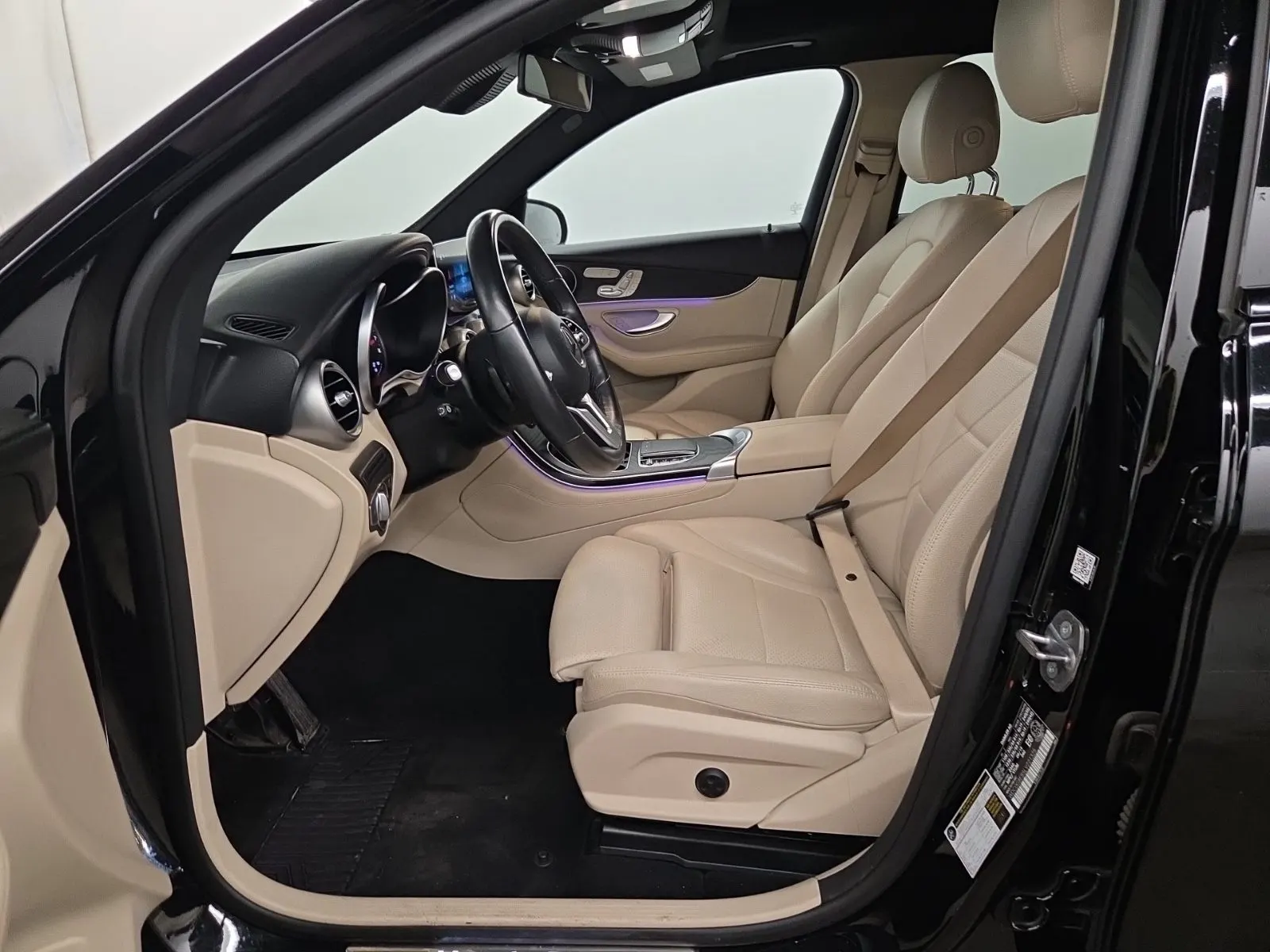 Front Interior Photo