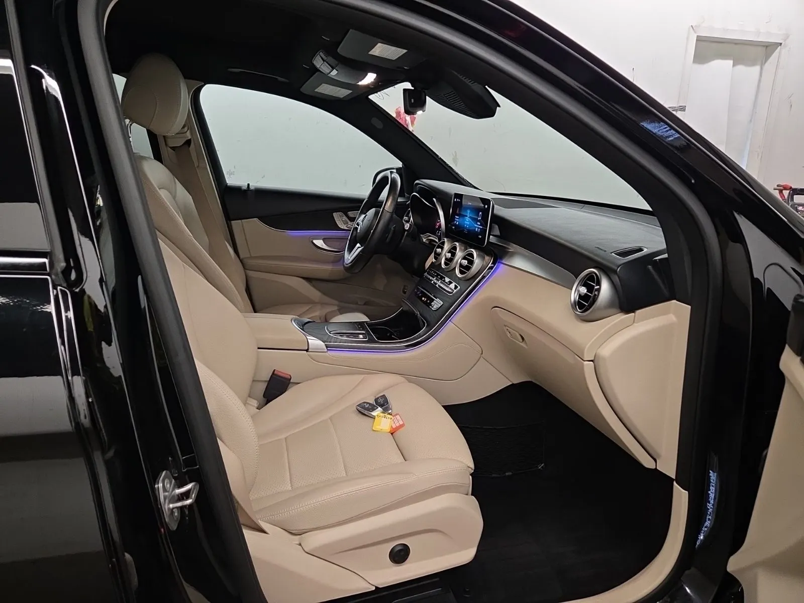 Right Side Interior Photo