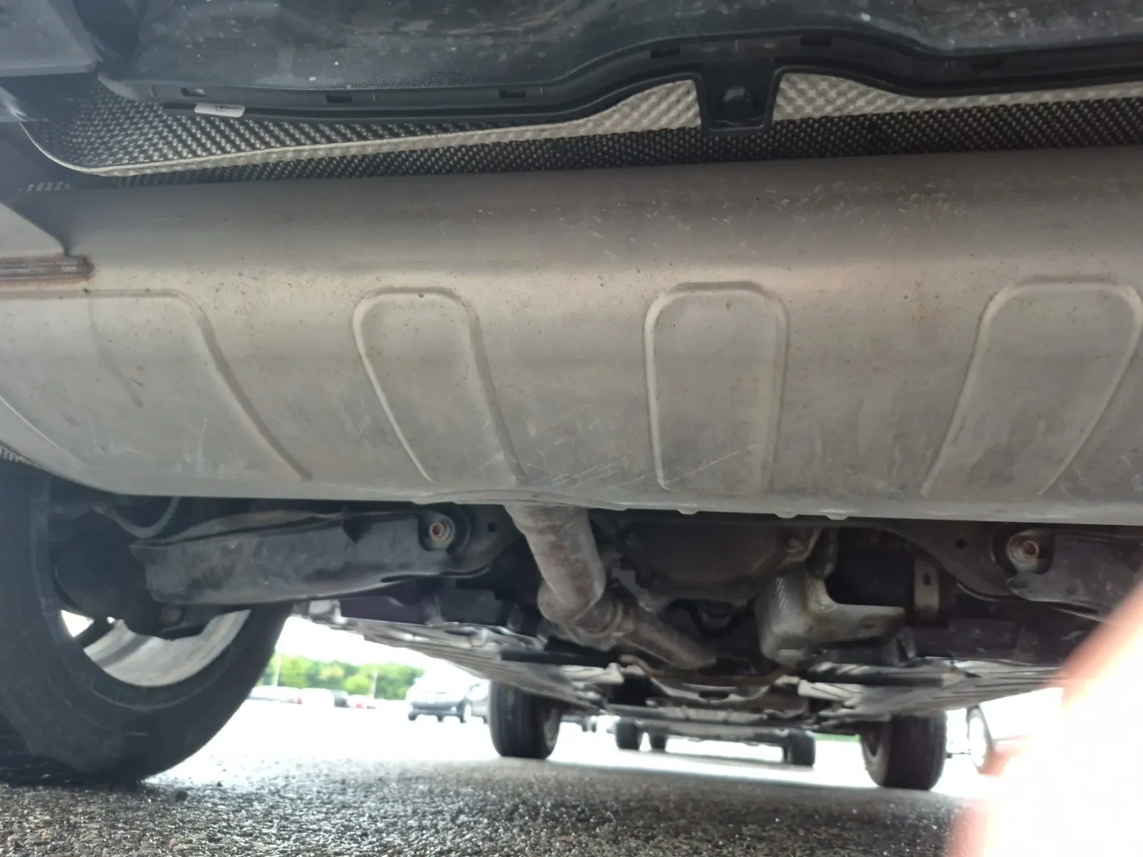 Undercarriage - Rear Photo