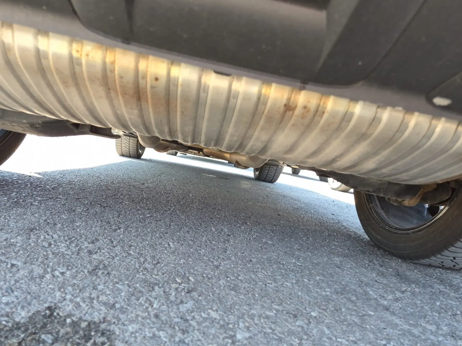 Undercarriage - Rear Photo