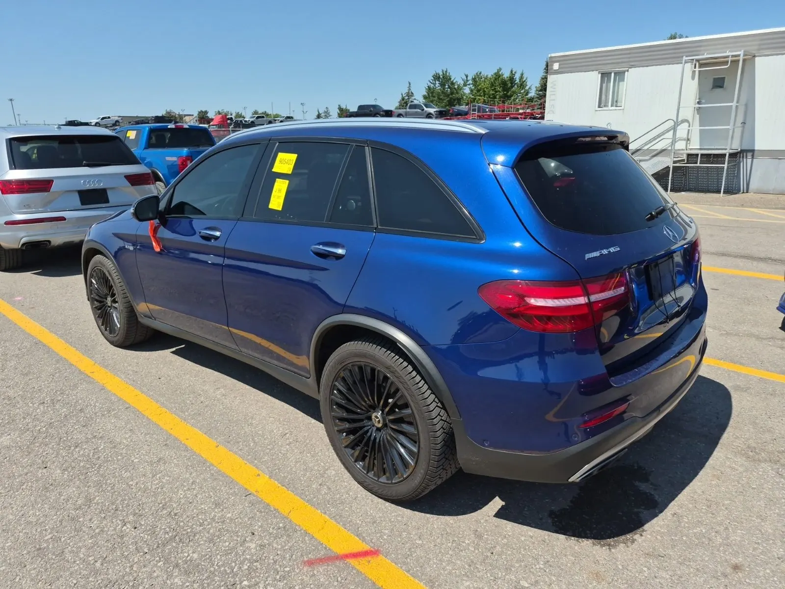Driver Rear 3/4 Photo