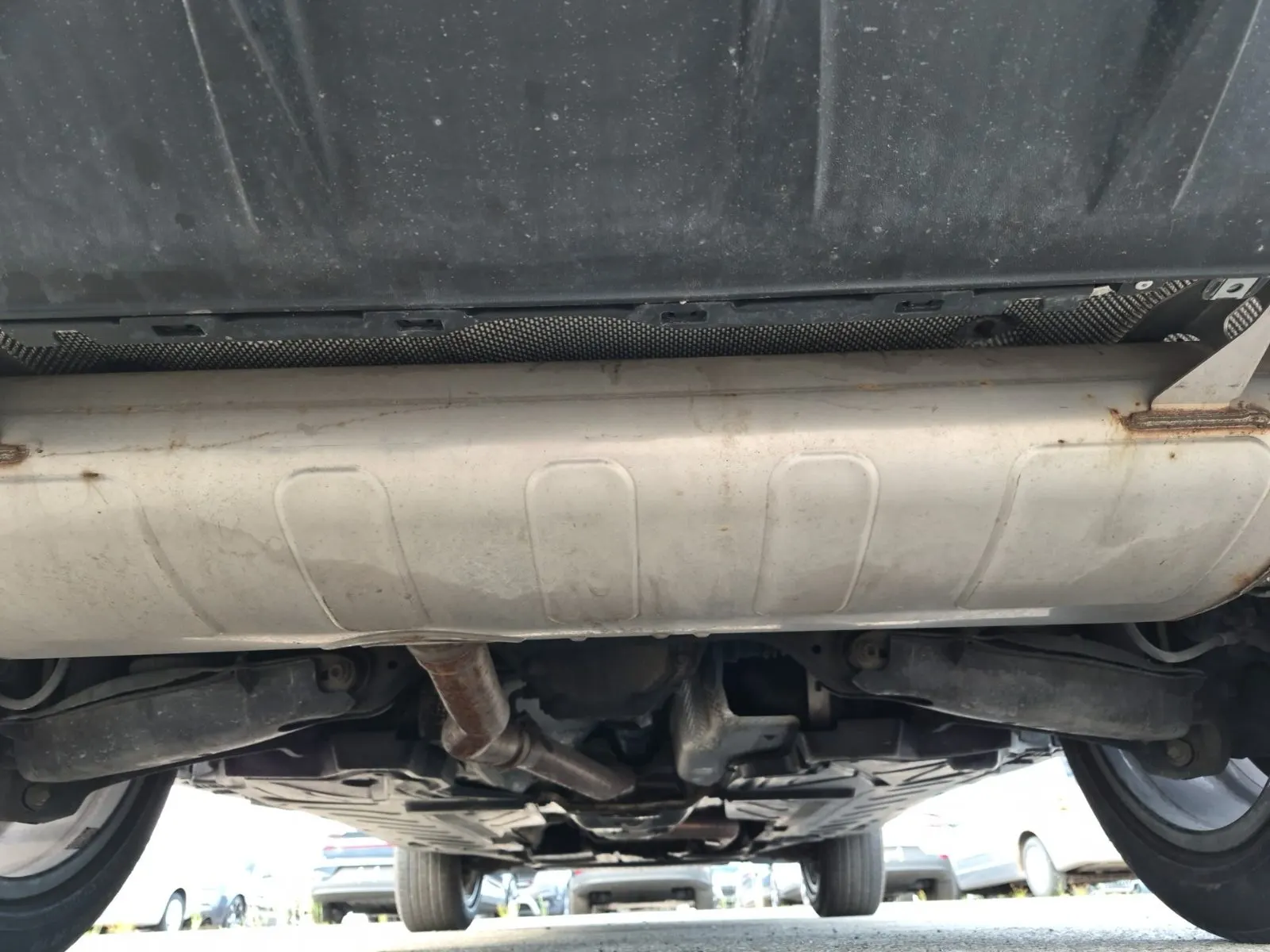 Undercarriage - Rear Photo