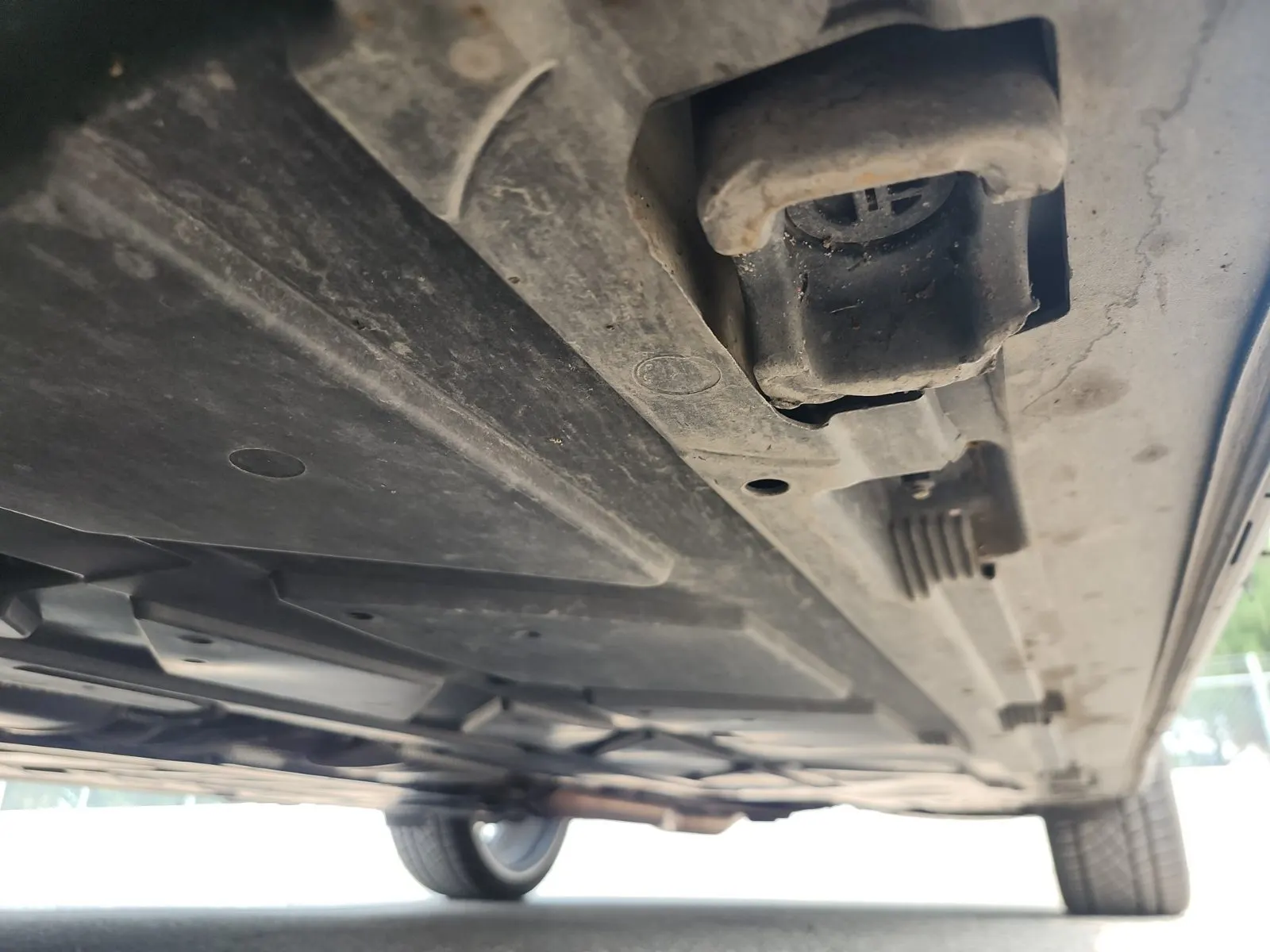 Undercarriage - Driver Photo