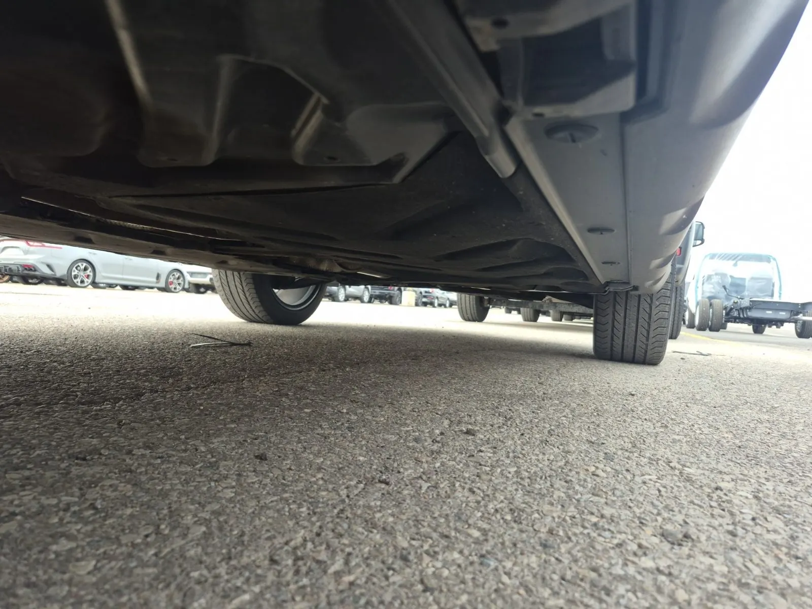 Undercarriage - Passenger Photo