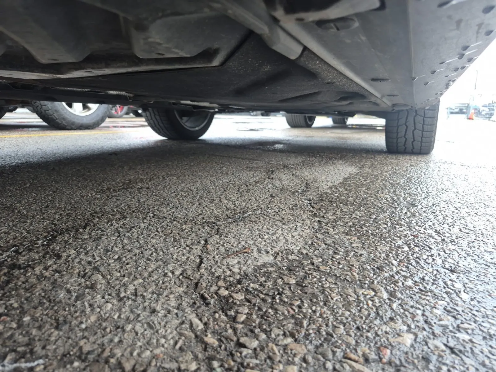 Undercarriage - Passenger Photo
