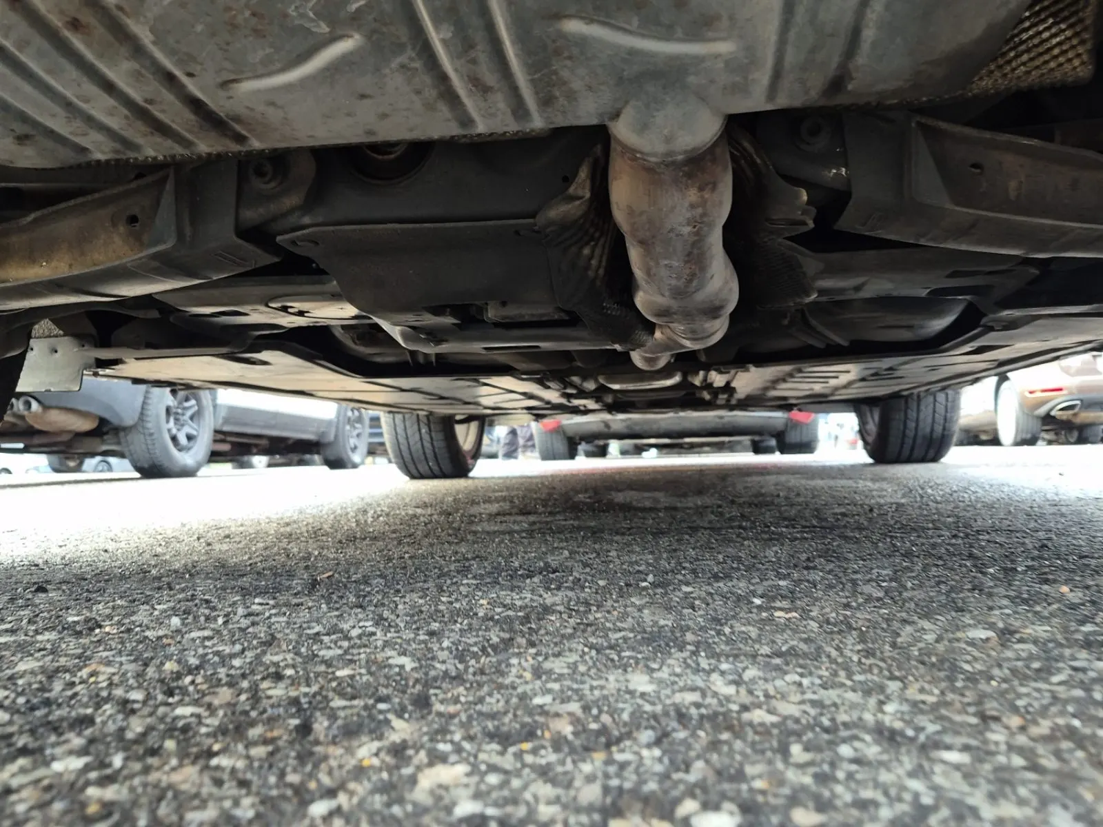 Undercarriage - Rear Photo