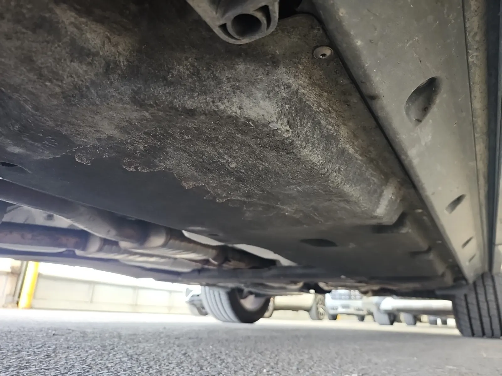 Undercarriage - Driver Photo