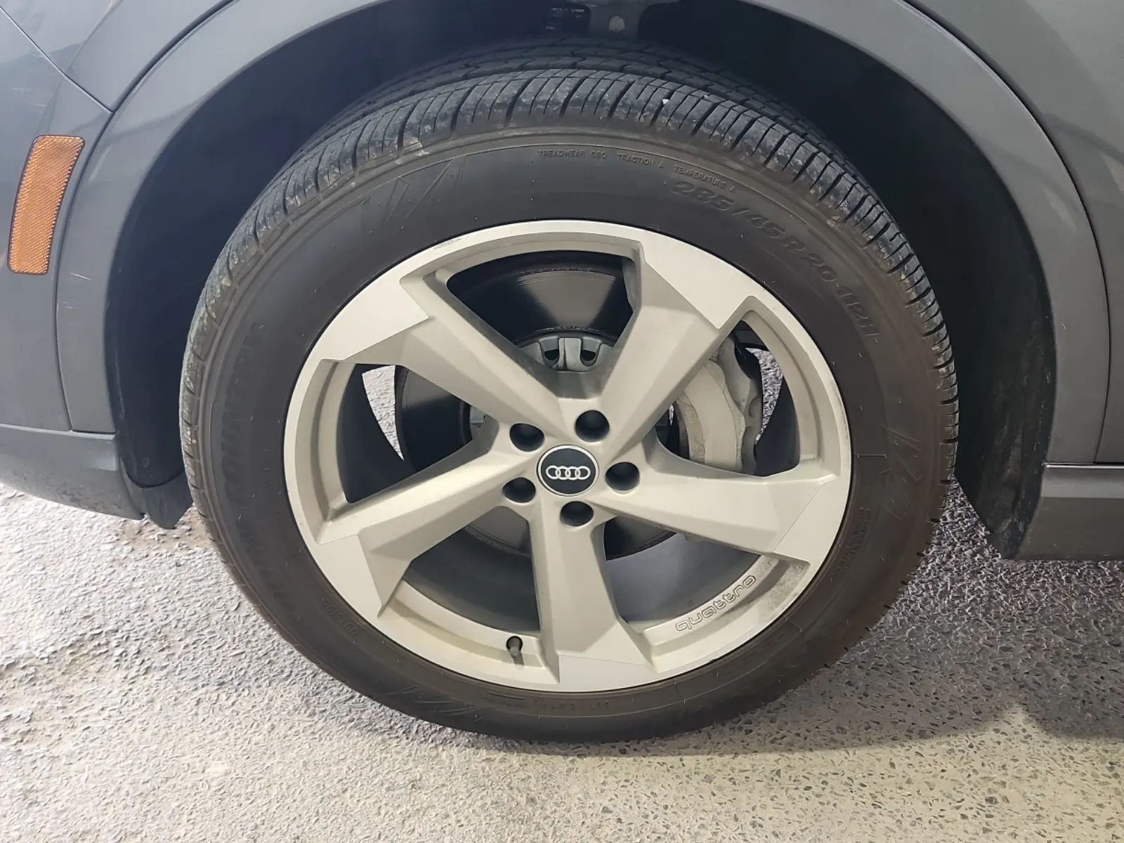 Front driver wheel/tire photo