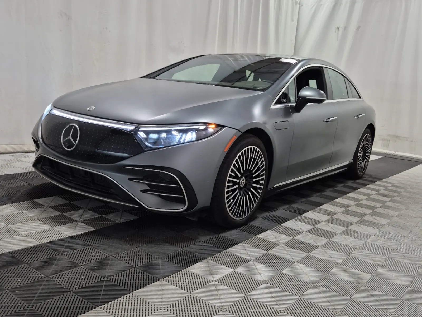 2023 Mercedes-Benz EQS