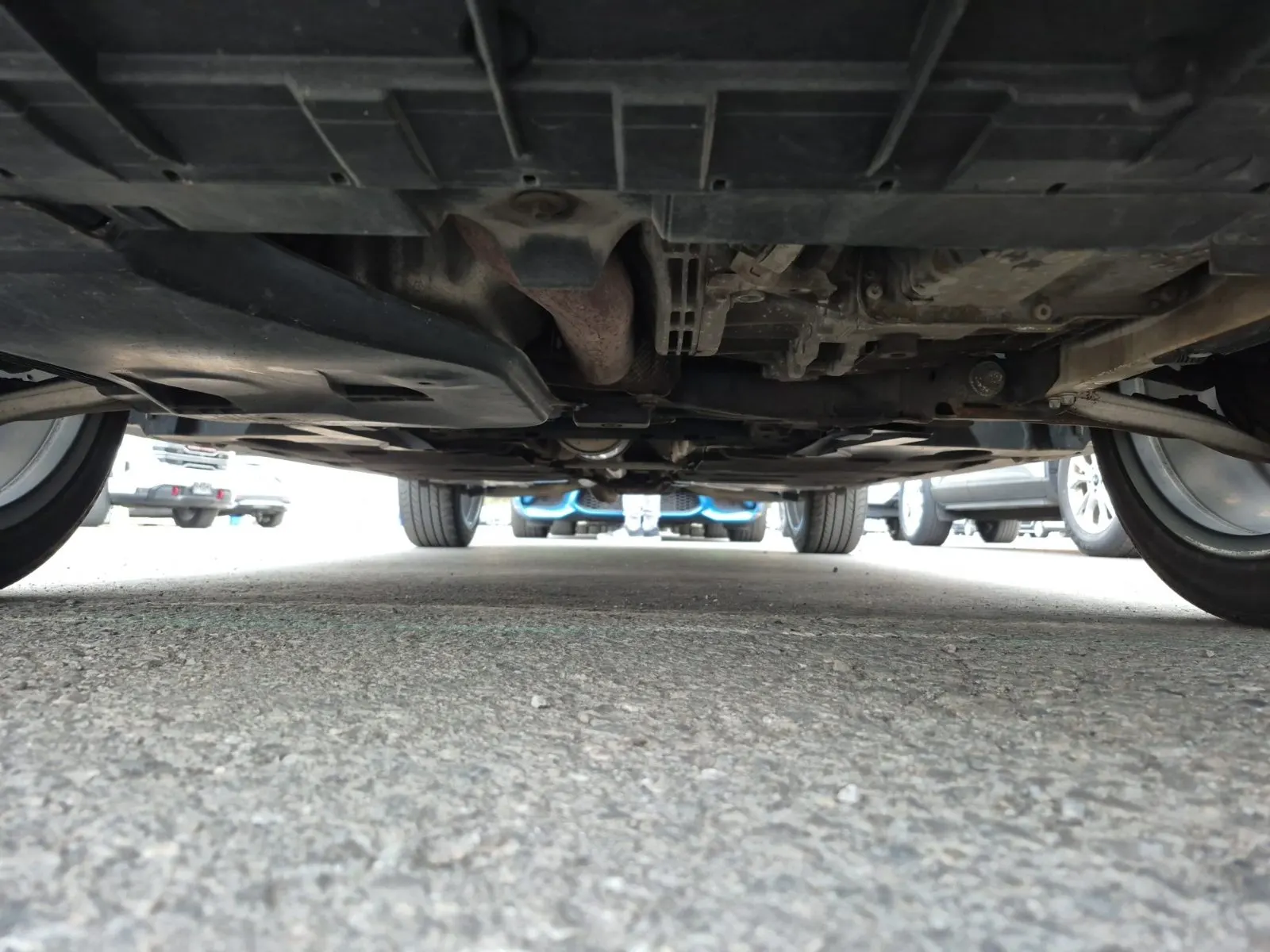 Undercarriage - Front Photo