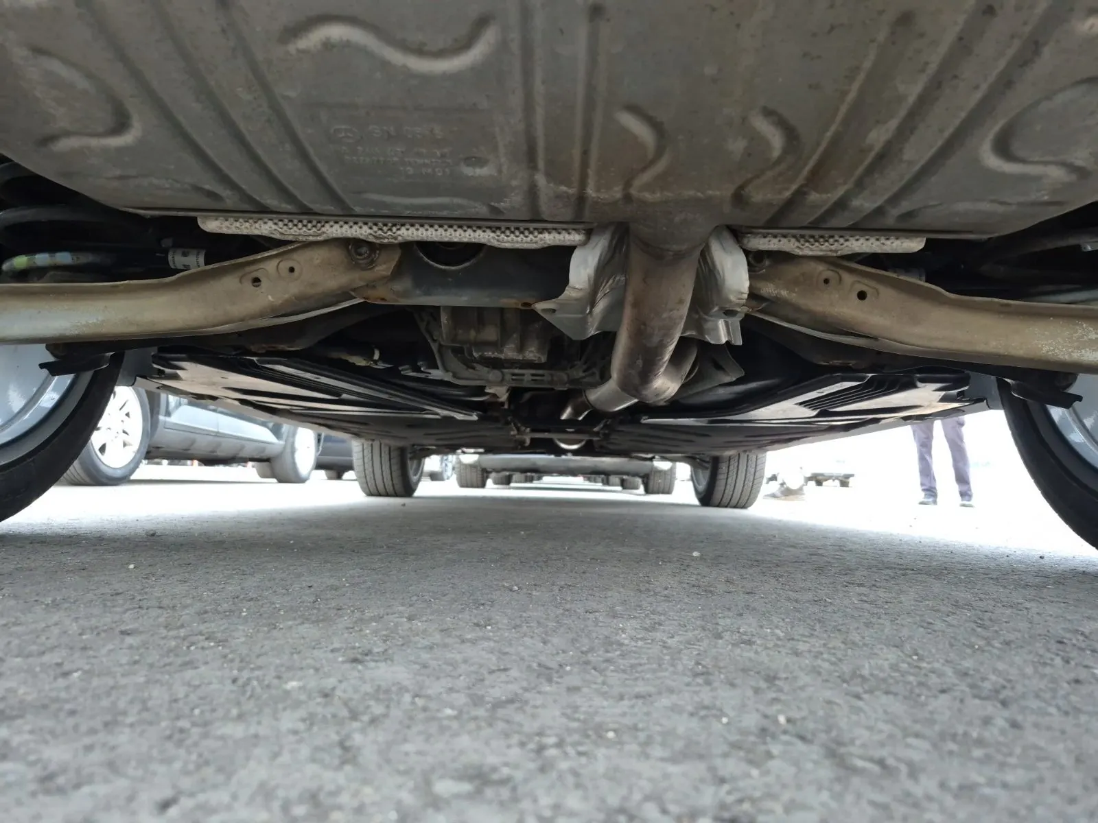 Undercarriage - Rear Photo